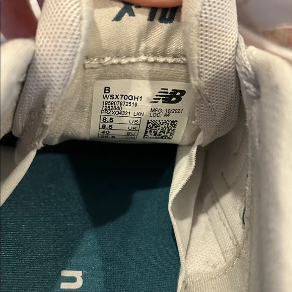 New Balance Fresh Foam Sneakers Gray and Teal - Picture 7 of 8